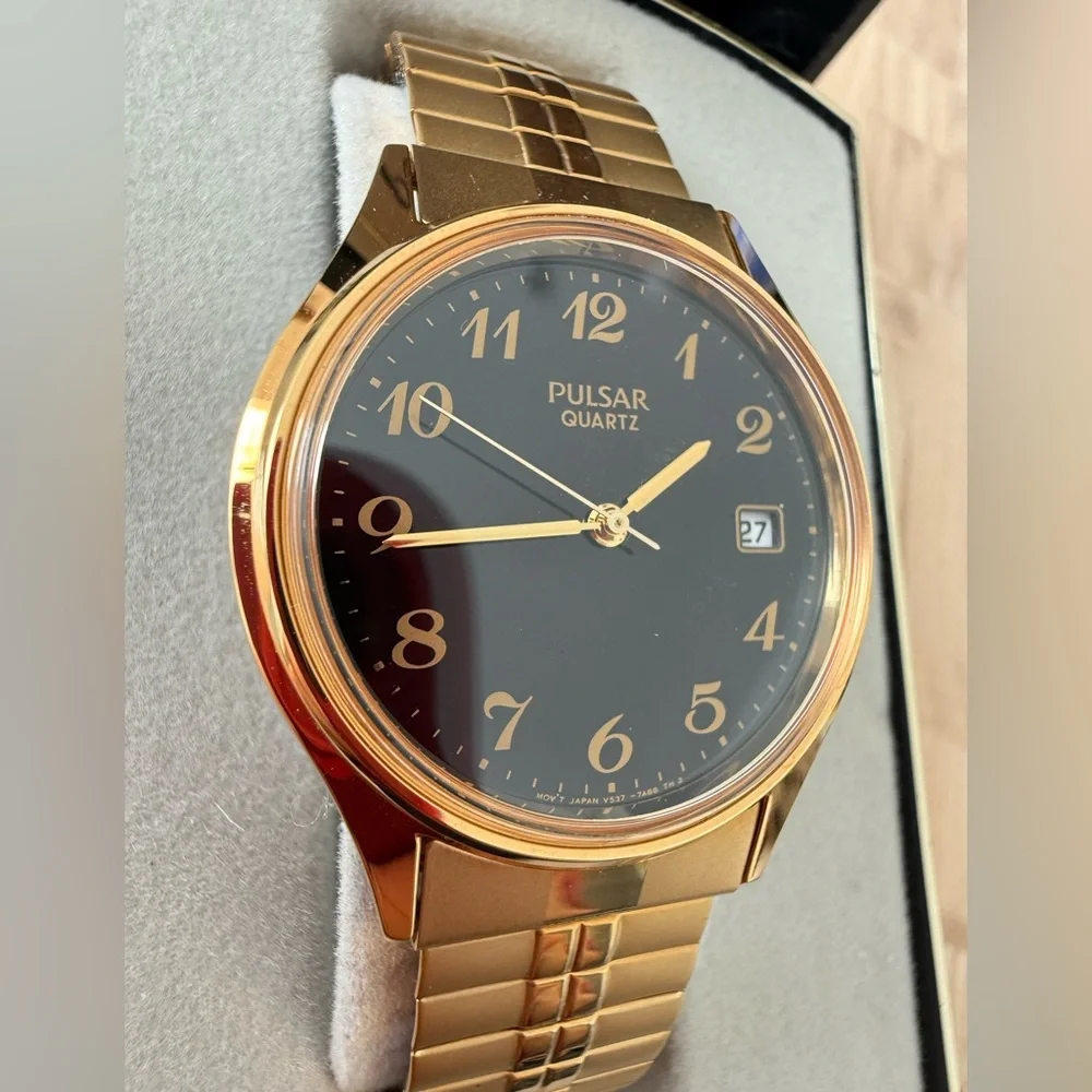 Vintage style pulsar men’s black dial gold tone watch NEW OLD STOCK